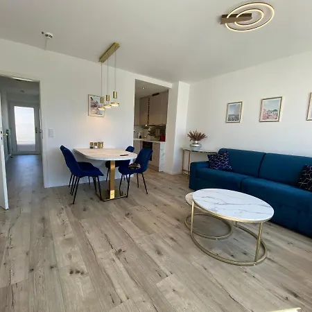 Modernes An Timmendorfer Promenade, 1. Reihe Apartment *