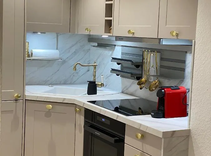 Modernes An Timmendorfer Promenade, 1. Reihe * Timmendorfer Strand