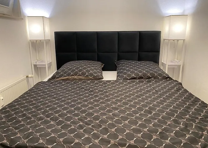 Modernes An Timmendorfer Promenade, 1. Reihe * Timmendorfer Strand