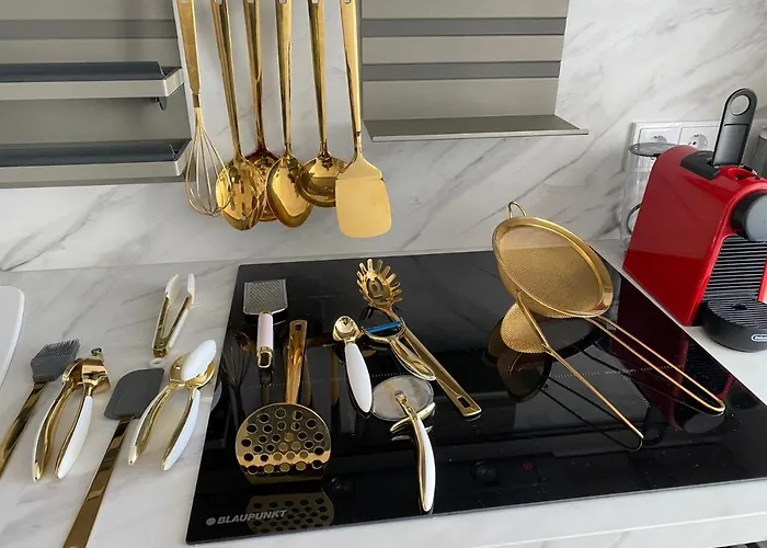 Modernes An Timmendorfer Promenade, 1. Reihe